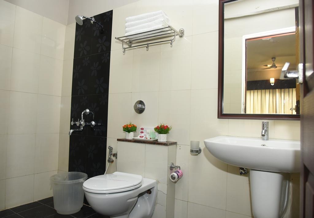 Hotel Pearl International Csennai Kültér fotó